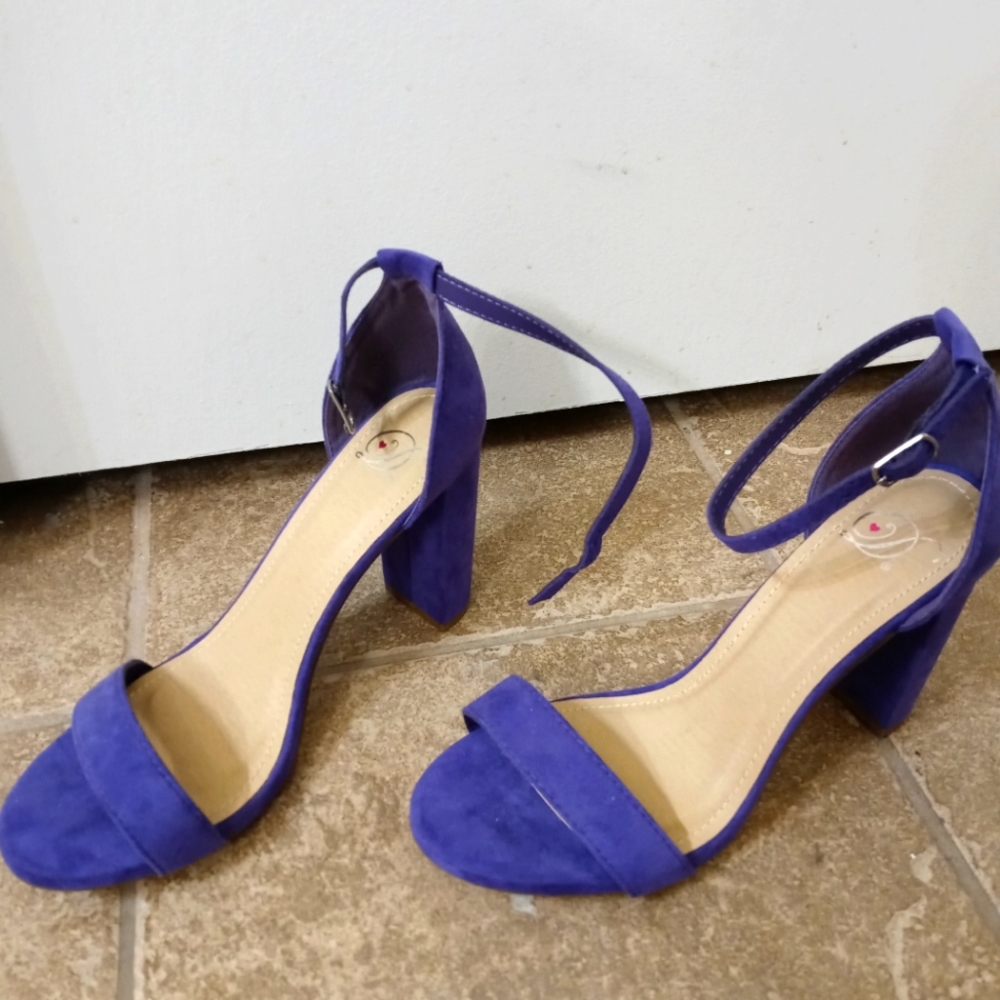Purple suede sandal sz 9